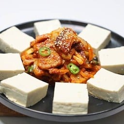 กิมจิผัดใส่เต้าหู้ Dubu Kimchi