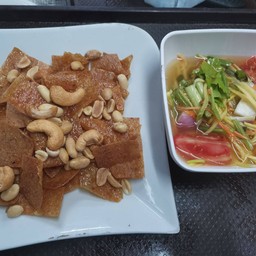 ยำหมูแผ่น