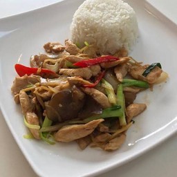 ไก่ผัดขิง