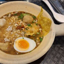 ก๋วยเตี๋ยวต้มยำหม้อดิน สยามแซ่บเวอร์   เซ็นทรัล วิลเลทสุวรรณภูมิ