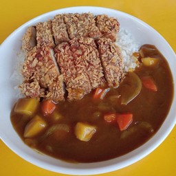 ข้าวหน้าแกงกะหรี่หมูทอด