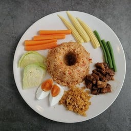 ข้าวผัดน้ำพริกลงเรือ