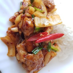 ผัดพริกเผา หมูนุ่ม (กับข้าว)