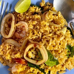 ข้าวผัดต้มยำ ทะเล