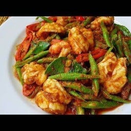 ผัดพริกแกง