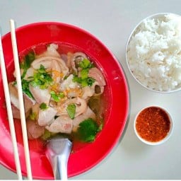 ตานัย เกาเหลาเลือดหมู  อาหารตามสั่ง