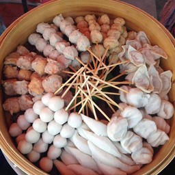 เจเจ ลูกชิ้นปลานึ่งเยาวราช ตลาดนัดเขต นาคนิวาส ซ.6 ถ.ลาดพร้าว71เขตลาดพร้าว แขวงลาดพร้าว กทม