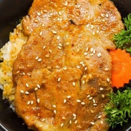 ข้าวหมูไลน์มันส์