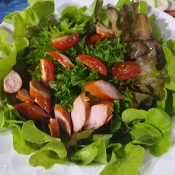 สลัดผักไฮโดรฯ+ไส้กรอก