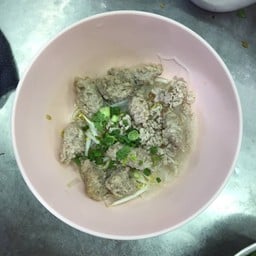 ก๋วยเตี๋ยวหมูเด้ง