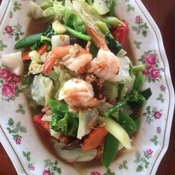 ผัดผักรวมกุ้ง