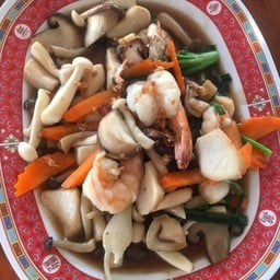 ผัดเห็ดรวมกุ้ง