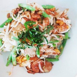 เกาเหลาผัดไทย