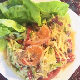 Thai Papaya Salad (Som Tum Thai)