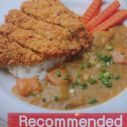 ข้าวหมูทอด แกงกะหรี่