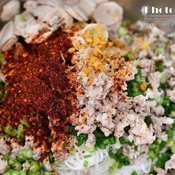 ยำขนมจีนหมูสับล้วน