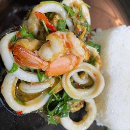 ข้าวกระเพราทะเล