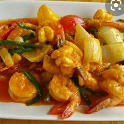 กุ้งผัดไข่เค็มราดข้าว