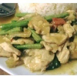 เขียวหวานไก่ราดข้าว