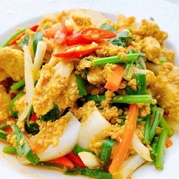 หมู , ไก่ ผัดผงกระหรี่