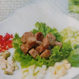 แหนมเนือง