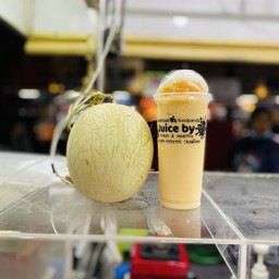 แคนตาลูปปั่นใส่นม