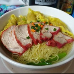 บมี่เกี๊ยวหมูแดง