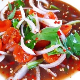 ยำไข่แดง