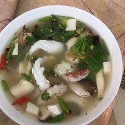 ต้มยำรวมมิตร น้ำใส