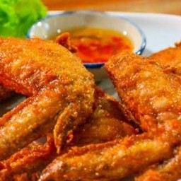 ปีกไก่ทอดน้ำปลา