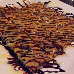 โรตีใส่ไข่ เนยถั่วช๊อก