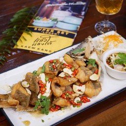 ปลากะพงทอดน้ำปลาพริกขี้หนูสวน