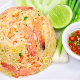 ไตเติ้ลตามสั่ง (พลายชุมพล)