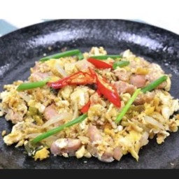 ข้าวแหนมผัดไข่