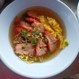 ก๋วยเตี๋ยวบะหมี่เกี๊ยว ซากุระ