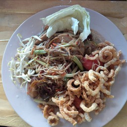 ตำมาม่าแคปหมู