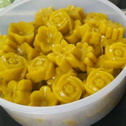 ขนมไทยบ้านต้นรัก