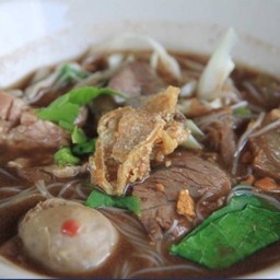 ก๋วยเตี๋ยวเนื้อ