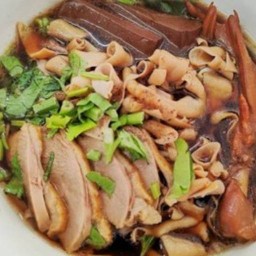 เฮียอ้วนก๋วยเตี๋ยวเป็ดพะโล้ตุ๋นยาจีนภ