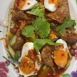 ยำไข่เค็ม