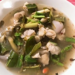 ไก่บ้านต้มใบมะขามอ่อน