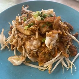 ผัดไทย หอยทอด นายเบียร์บะหมี่จับกัง