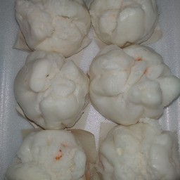 ซาลาเปาลูกใหญ่ไส้หมูแดง