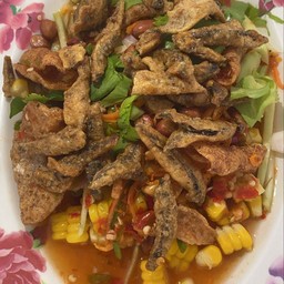 ยำปลากรอบ