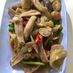 ผัดเกี๋ยมฉ่ายกระเพาะหมู