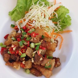 สามชั้นผัดพริกเกลือ