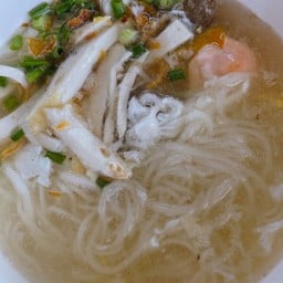 ก๋วยจั๊บญวนใส่ไข่