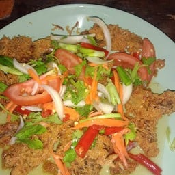 อาหารอร่อยมาก ราคาถูกมาก แม่ค้าพูดเพราะบริการดีค่ะ