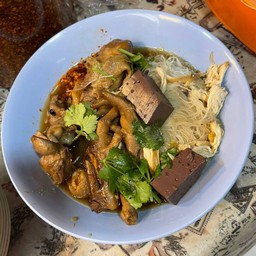 โชคดี ก๋วยเตี๋ยวไก่ มะระ รามคำแหง 50