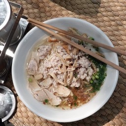 ก๋วยเตี๋ยวหมูบ้านบึง สูตรคุณแม่
